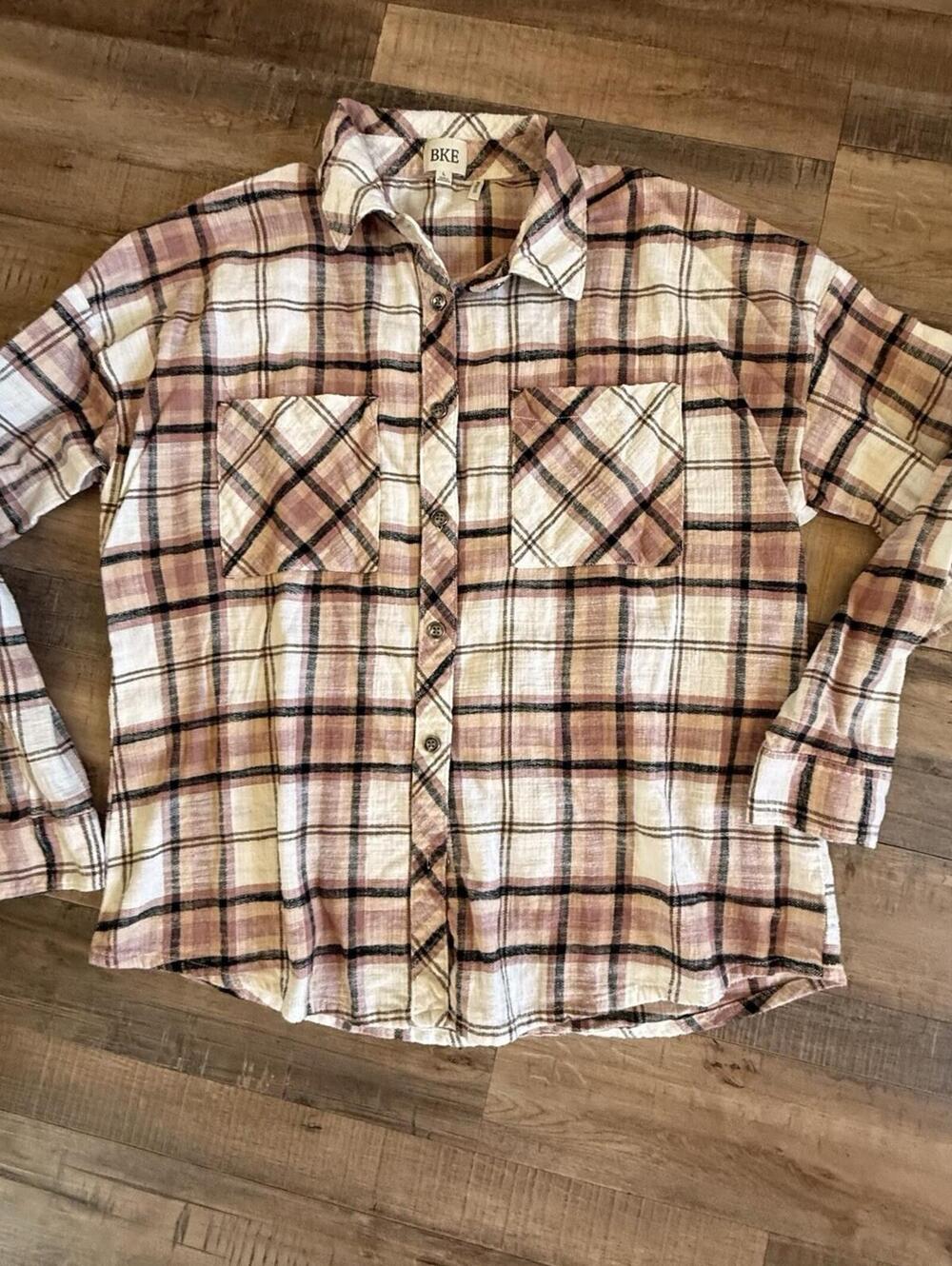 Buckle‎ BKE Women's Flannel Shirt Sz L Boyfriend Plaid Long Sleeve Button-Up